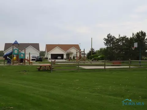 2101 Pear Tree Ln, Delta, OH 43515 photo 5