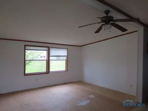 2101 Pear Tree Ln, Delta, OH 43515 photo 8