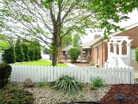 719 Crestview Ave, Bryan, OH 43506 photo 4