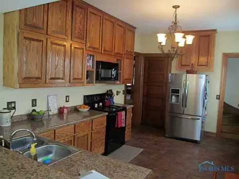 607 N Williams St, Paulding, OH 45879 photo 2