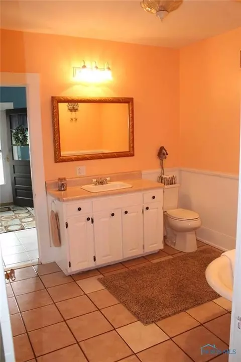 352 E High St, Bryan, OH 43506 photo 16