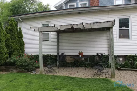 352 E High St, Bryan, OH 43506 photo 18