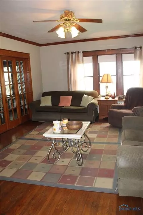 352 E High St, Bryan, OH 43506 photo 7