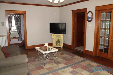 352 E High St, Bryan, OH 43506 photo 5