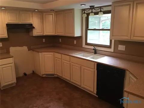 127 Oak Meadows Dr, Bryan, OH 43506 photo 8