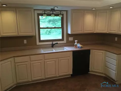 127 Oak Meadows Dr, Bryan, OH 43506 photo 9