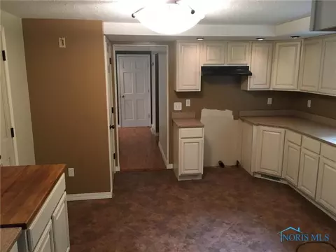127 Oak Meadows Dr, Bryan, OH 43506 photo 10
