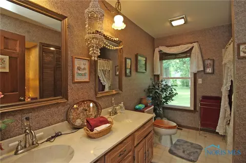 3260 Eber Rd, Monclova, OH 43542 photo 13