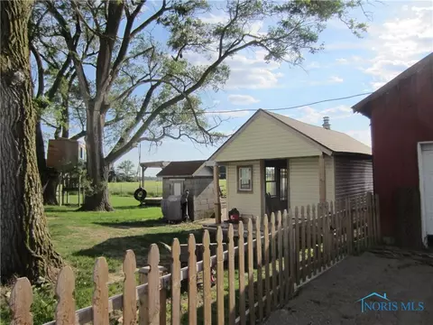 26081 E Broadway Rd, Walbridge, OH 43465 photo 4