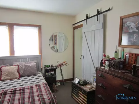 26081 E Broadway Rd, Walbridge, OH 43465 photo 6