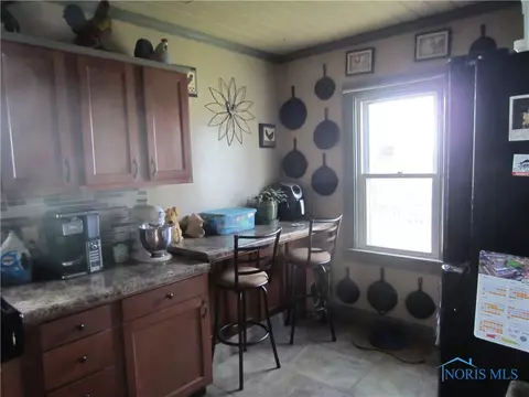 26081 E Broadway Rd, Walbridge, OH 43465 photo 7