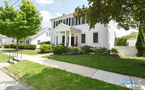 106 E Harrison St, Maumee, OH 43537 photo 1