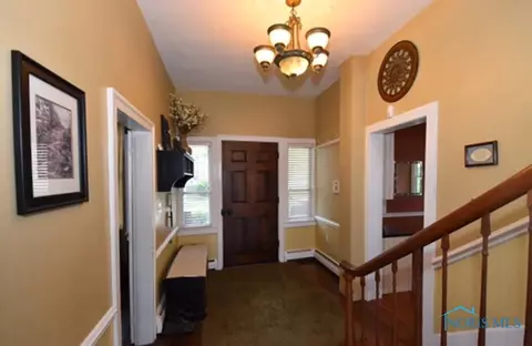 106 E Harrison St, Maumee, OH 43537 photo 3