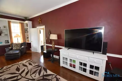 106 E Harrison St, Maumee, OH 43537 photo 7