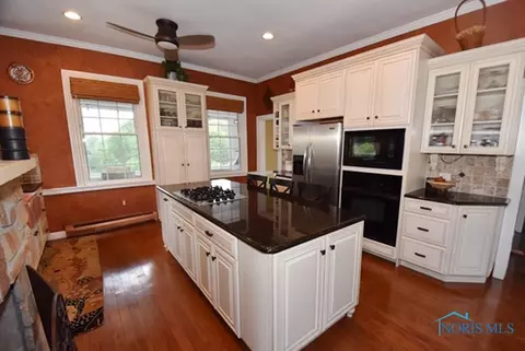 106 E Harrison St, Maumee, OH 43537 photo 12