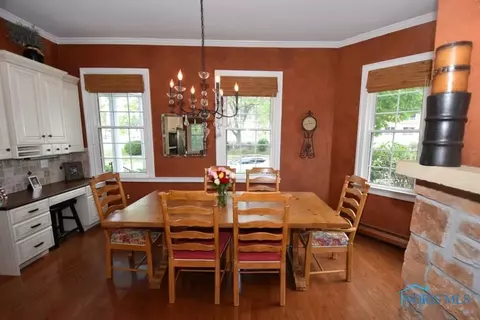 106 E Harrison St, Maumee, OH 43537 photo 10
