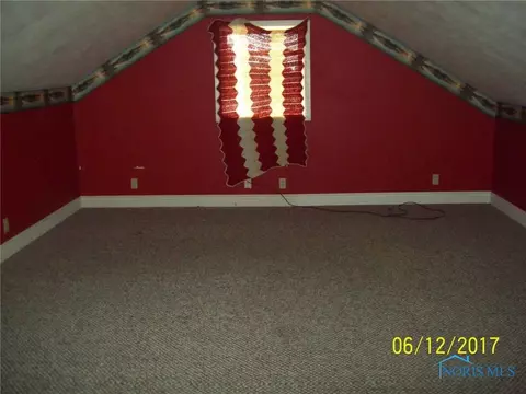 30102 Tracy Rd, Walbridge, OH 43465 photo 8