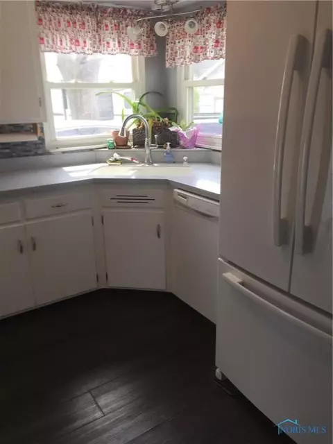 923 Scott St, Maumee, OH 43537 photo 5