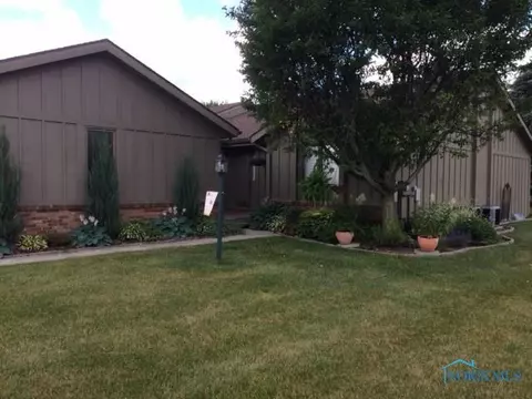 101 Deerfield Cir #A, Bryan, OH 43506 photo 2