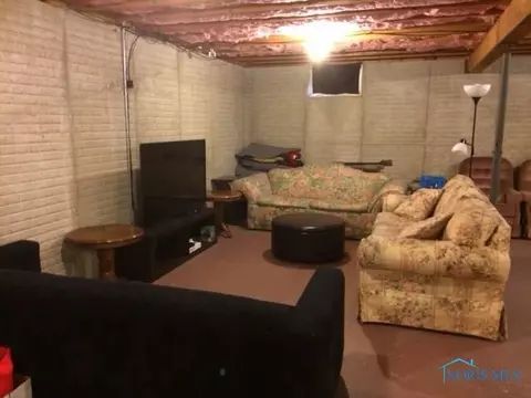 101 Deerfield Cir #A, Bryan, OH 43506 photo 14