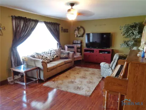 330 S Watson St, Wayne, OH 43466 photo 5