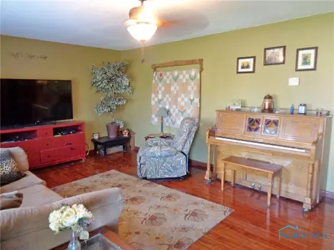 330 S Watson St, Wayne, OH 43466 photo 2