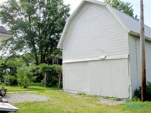 225 E Main St, Wayne, OH 43466 photo 3