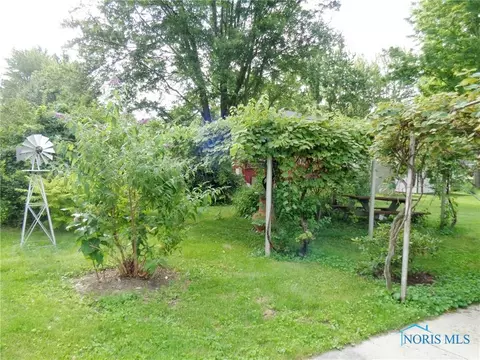 225 E Main St, Wayne, OH 43466 photo 8