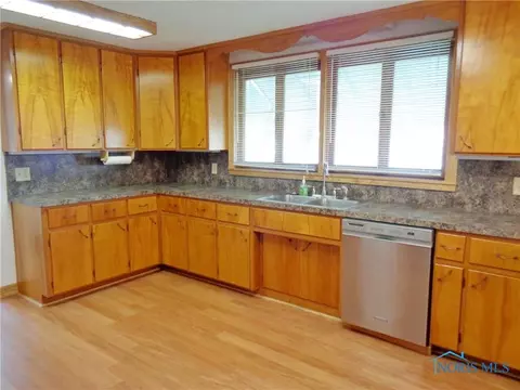 225 E Main St, Wayne, OH 43466 photo 10