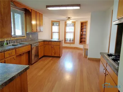 225 E Main St, Wayne, OH 43466 photo 12