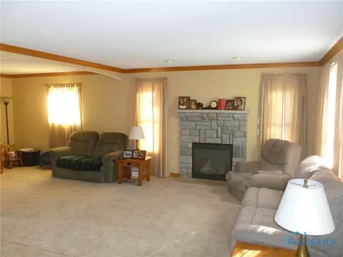 2367 Valeway Dr, Toledo, OH 43613 photo 6
