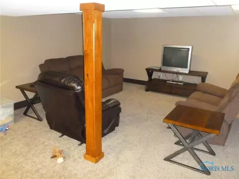 2367 Valeway Dr, Toledo, OH 43613 photo 10