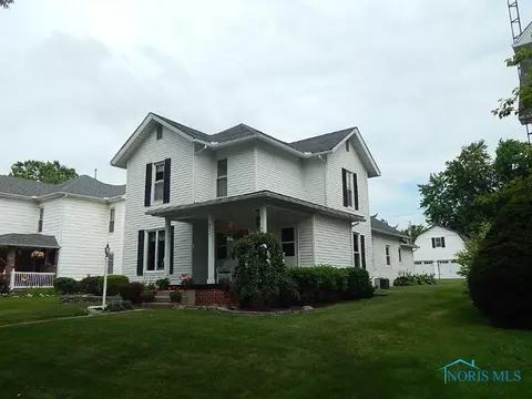237 E Oak St, Wauseon, OH 43567 photo 1