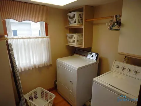 237 E Oak St, Wauseon, OH 43567 photo 18
