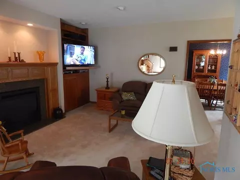 237 E Oak St, Wauseon, OH 43567 photo 8