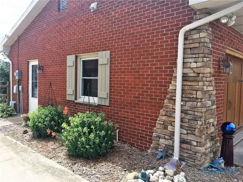 2861 Ayers Rd, Millbury, OH 43447 photo 5