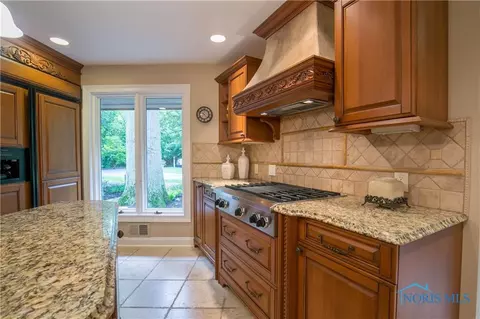 7500 Coder Rd, Maumee, OH 43537 photo 12