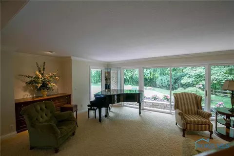 7500 Coder Rd, Maumee, OH 43537 photo 5