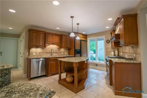7500 Coder Rd, Maumee, OH 43537 photo 13