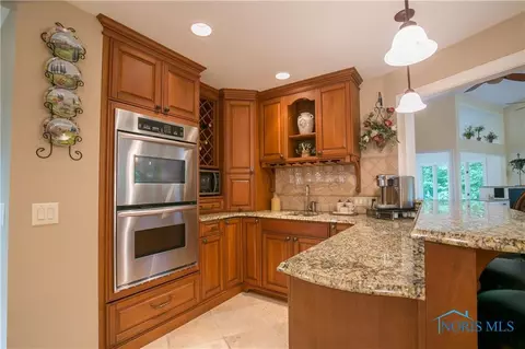 7500 Coder Rd, Maumee, OH 43537 photo 11