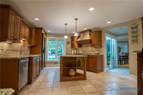 7500 Coder Rd, Maumee, OH 43537 photo 10