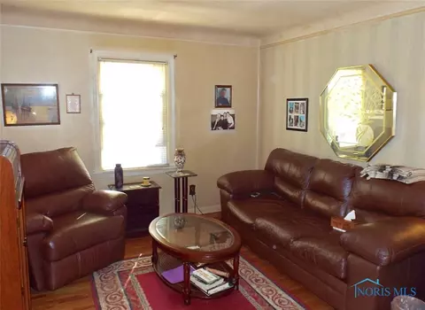 2129 Marlow Rd, Toledo, OH 43613 photo 2