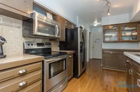910 Phillips St, Maumee, OH 43537 photo 10
