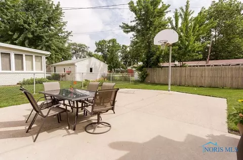 910 Phillips St, Maumee, OH 43537 photo 28