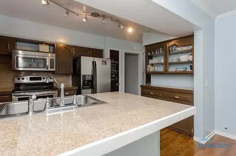 910 Phillips St, Maumee, OH 43537 photo 13