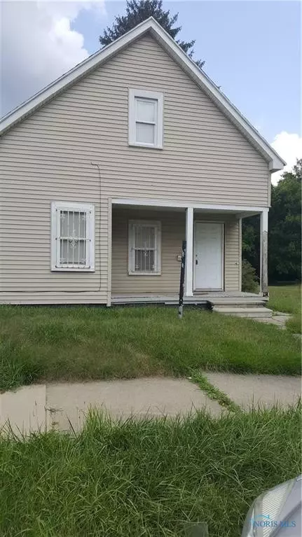 1676 Vance St, Toledo, OH 43607 photo 2