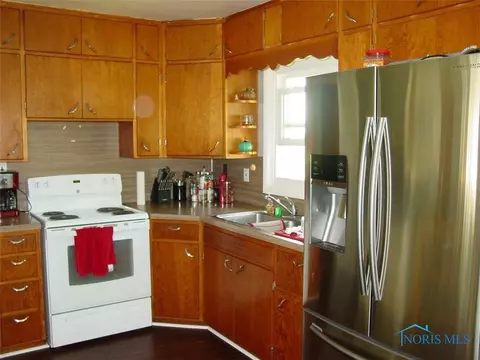 113 Robrock St, Bryan, OH 43506 photo 4