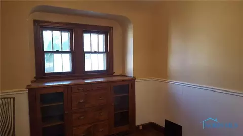 2007 Barrows St, Toledo, OH 43613 photo 4