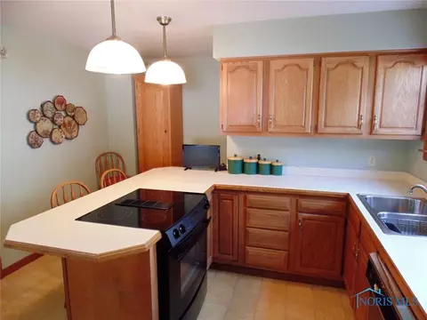 605 E William St, Maumee, OH 43537 photo 17