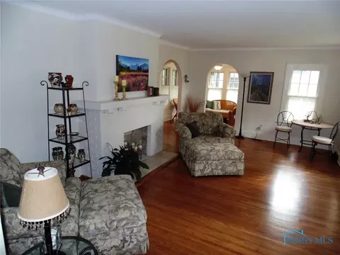 605 E William St, Maumee, OH 43537 photo 4